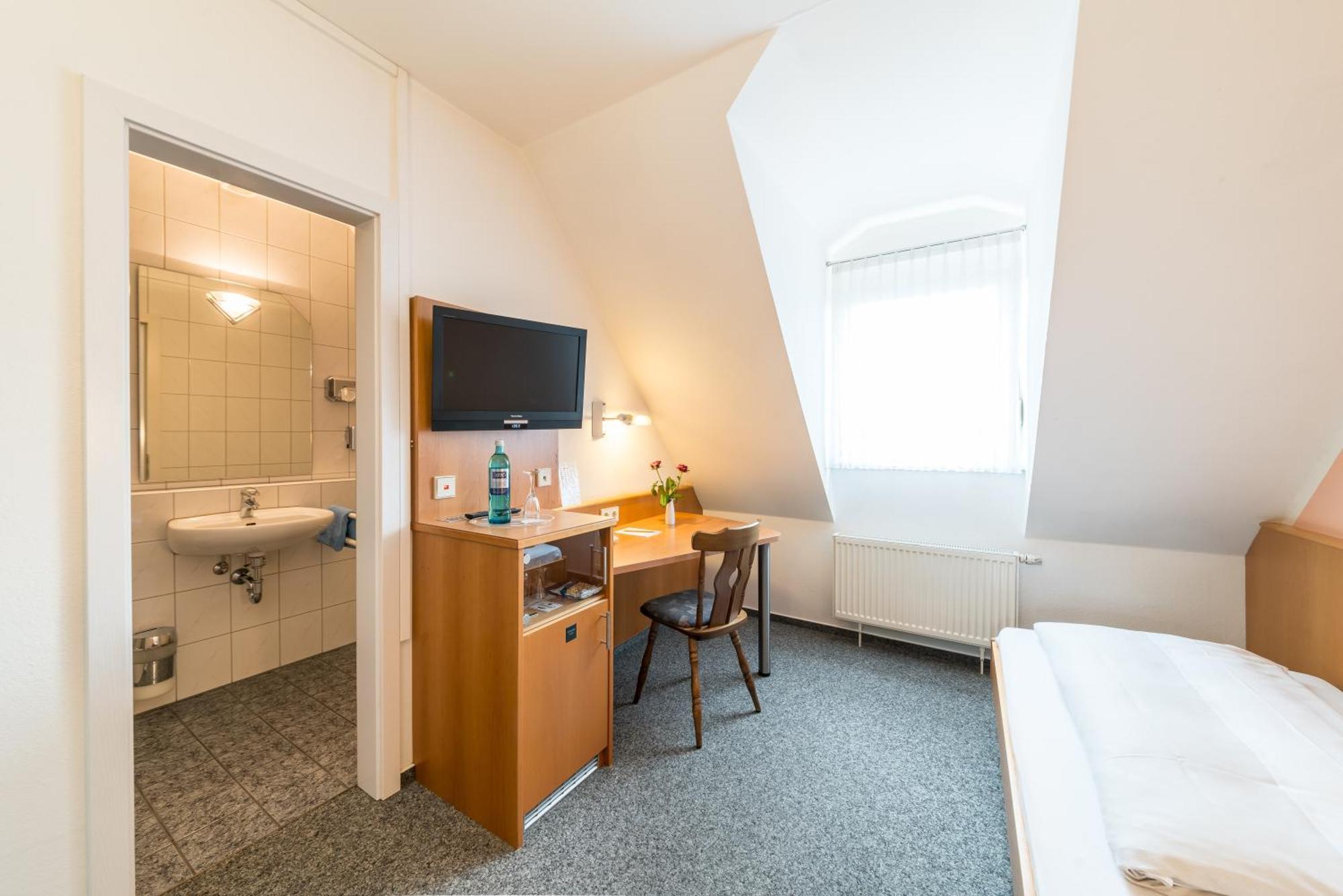 Hotel Restaurant Vater Rhein Woerth am Rhein Rom bilde
